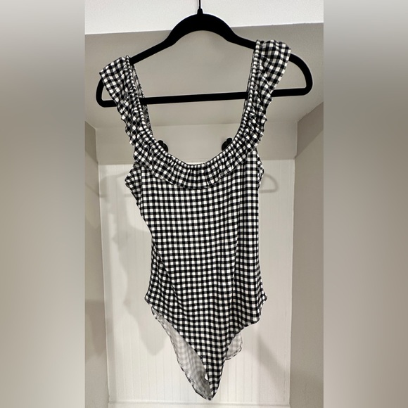 Forever 21 Bodysuit Bundle - 2 Black and White Bodysuits Size M, NWT and NWOT - Picture 2 of 10